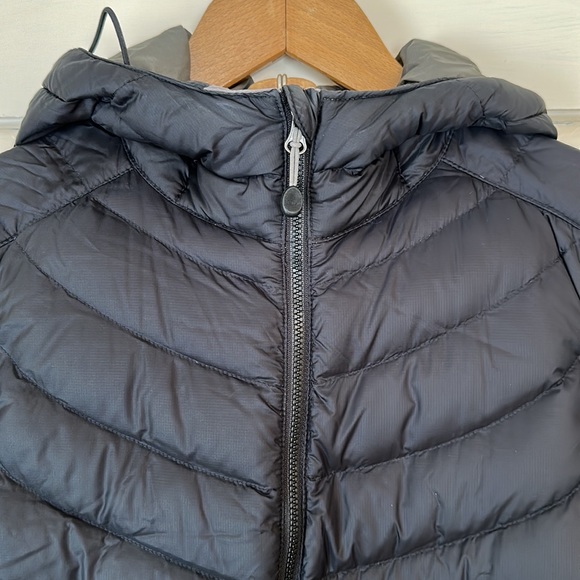 L.L. Bean Water Repellant Downtek Puffer Jacket - Picture 3 of 5